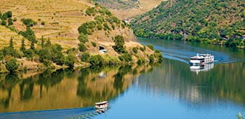 Sail along the Douro river